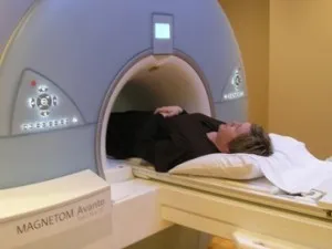 Az árak az MRI, mennyibe kerül, hogy az MRI éjjel, ahol gyakran akciós csinálni egy MRI, a nyak,