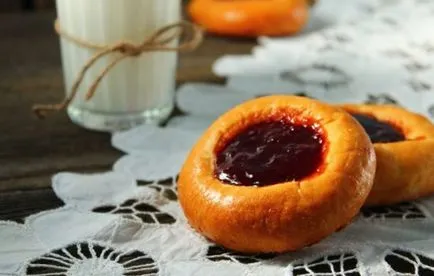 Receptek cheesecakes lekvárral, titkok kiválasztása komponenst, és hozzáadjuk