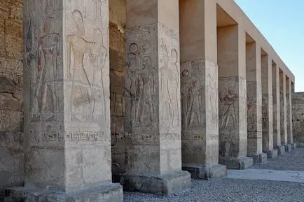 Látnivalók Luxor templomok, sírok, temetők