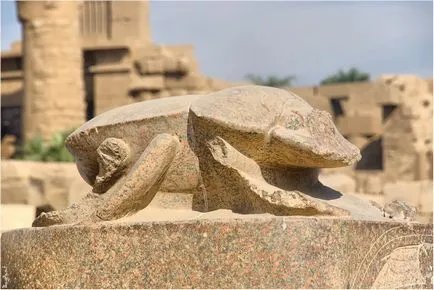 Látnivalók Luxor templomok, sírok, temetők