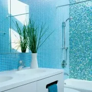 Kék fürdőszoba belső és fürdőszoba kialakítása, kék