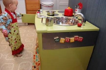 Детска игра кухня със собствените си ръце - чудесен пример за вдъхновение!