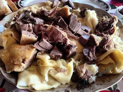 Cum de a găti beshbarmak de carne de vită, carne de porc și de pui rețete pas cu pas, foto, video