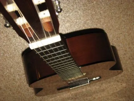Как да дърпа конците на китарата - хората обичат да заключите техника Музика