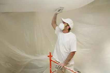Cum să picteze tavanul fără pete și dungi instrucțiuni cu privire la modul de a face propriile mâini, clipuri video și fotografii