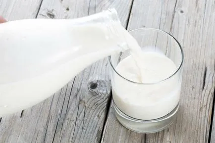 Amilyen egyszerű, hogy ellenőrizze a tej minőségét az otthon, a nők érdekeit