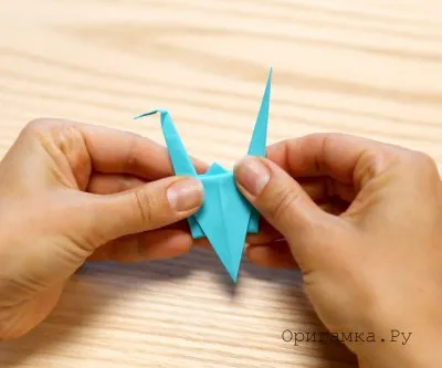 Cum sa faci o macara de hârtie din hârtie - pliere tehnica figurine origami modular