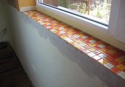 Най-бързият начин за украса на перваза на прозореца с мозайка
