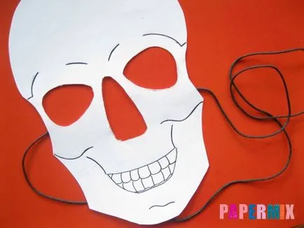 Hogyan készítsünk egy Halloween csontváz maszkot papíron saját kezűleg