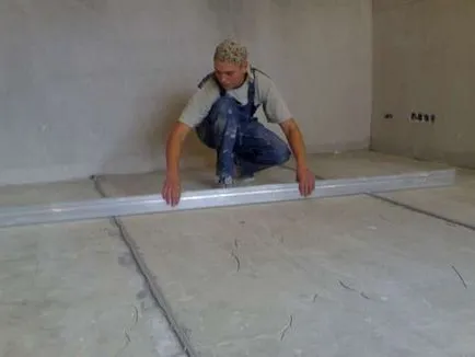 Hogyan készítsünk egy folyékony padlót a kezüket