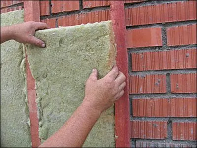 Как да се премахнат замразяването на стените