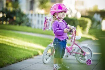 Hogyan válasszuk ki a kerékpárt választani a keret mérete és átmérője a kerekek a növekedés a gyermek