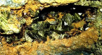 Stone epidote описание, имоти, знаците на зодиака