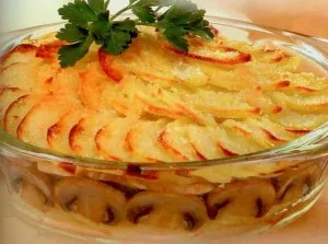 gratinat de cartofi cu carne - este rapid, ușor și delicios