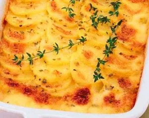 gratinat de cartofi cu carne - este rapid, ușor și delicios