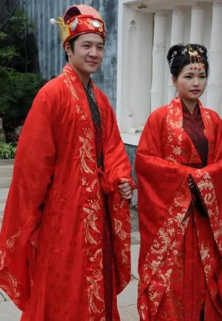 Costume de moda din China Chineză