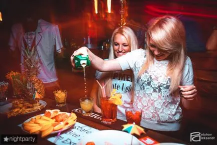 Propriul metode bartender pentru prepararea cocktail-uri, CA - barmani club profesionist