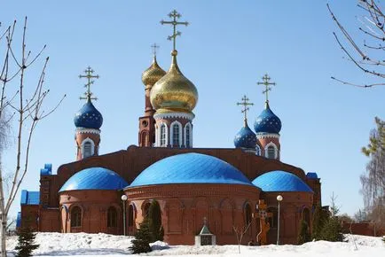 Pentru a pune calendarele vechi, flacoanele goale și alte simboluri cu ortodoxe