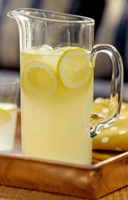 Най-добрите рецепти на лимонадата у дома - 90 снимка маса декорация