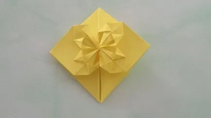 Mester osztályban origami, „a szív egy virág”