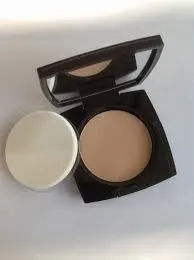 Sherochka cu masherochkoy Teint Idole ultra Lancome pulbere crem tonal