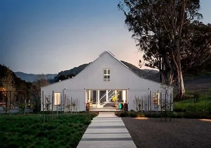 Különösen projektek házak ranch-style, innovastroy
