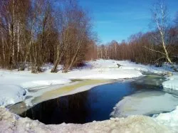 Езерото е голям проводник, област Касли Челябинск
