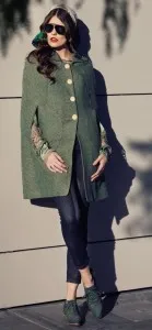 Coat-cape și Capul-rochie costumele pentru această prințesă, favorit!