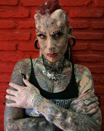 Blue betegség vagy függőség tetoválás és a legtöbb tetovált ember a világon