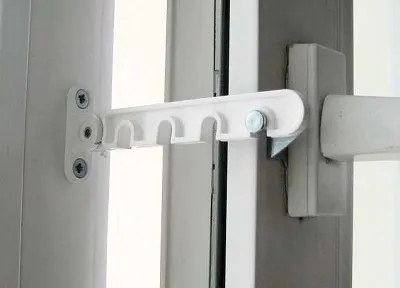 Limitatorul de plastic fereastră de deschidere (pieptene, blocare fereastră)