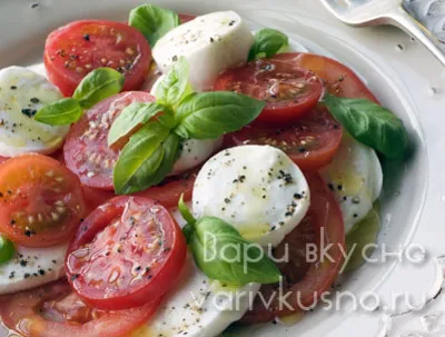 Megfelelő olasz Caprese saláta a finomságok