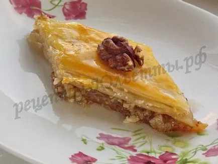 Egyszerű pikkelyes baklava recept egy fotó