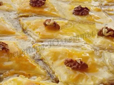 Egyszerű pikkelyes baklava recept egy fotó