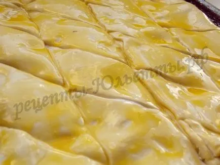 Egyszerű pikkelyes baklava recept egy fotó