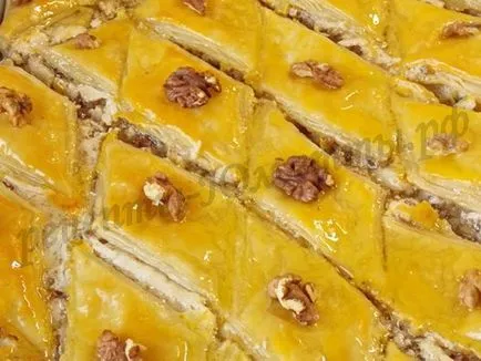 Egyszerű pikkelyes baklava recept egy fotó