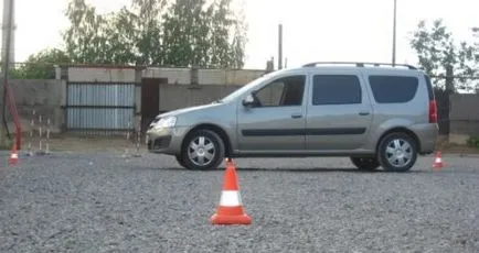 U-turn într-un spațiu închis - Driving School 