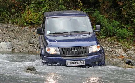 Nézd a frissített SUV UAZ Patriot alatt a biztonsági öv