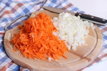 Рецепта как да се готвя кюфтета с ориз и доматен сос