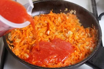 Rețetă cum să gătesc chiftele cu orez și sos de roșii