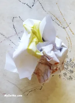 Rajzolj egy virág gyűrött papír