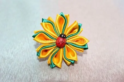 Гумени косата в стила на kanzashi