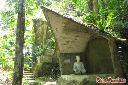 Samui mágikus kertben, vagy titkos kert Buddhák