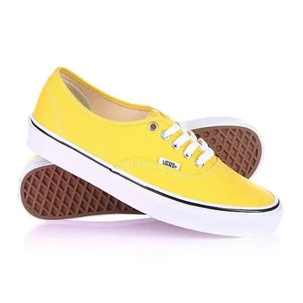 Abból, amit viselni a sárga cipők fotó lehetőségeket, és fényes nyári színes képek