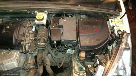 Сваляне и поставяне на батерията в Peugeot 308 и видео инструкция
