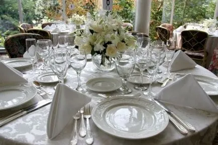 Esküvői etikett asztaldísz