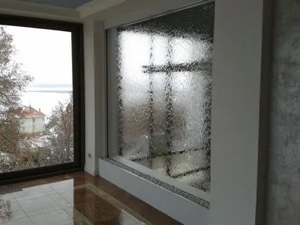 Водопад на стъклото в интериора на банята - vsebolgarsky портални бани и ВиК