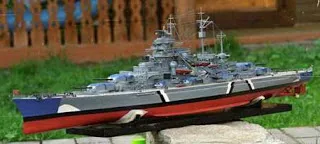 Modellezés papír vagy modell Bismarck modell - rajz Battleship Bismarck