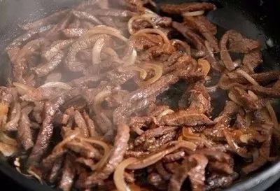 Какво да се готви говеждо месо - месо рецепта с краставици в китайската