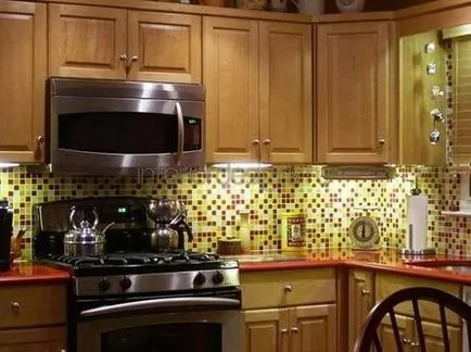 Дизайнът на стените в кухнята - оригиналността на идеята за довършителни плочки