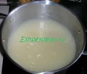 Borsó leves krutonnal - recept fotókkal